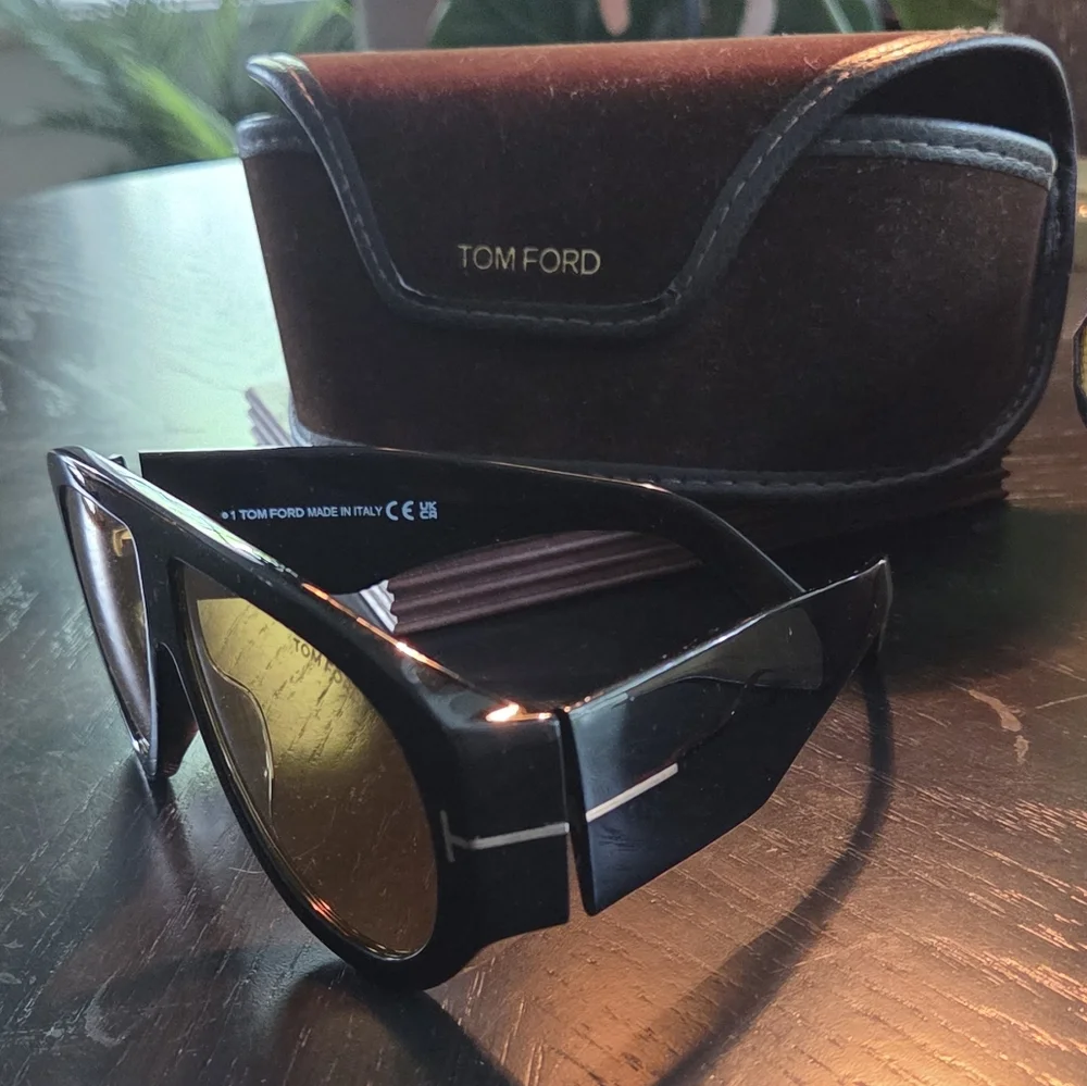 NWOT Tom Ford Black & Gold Aviator Sunglasses, Velvet Case Included